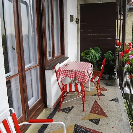 Bed & Breakfast Gardonyi Vendeghaz 2*